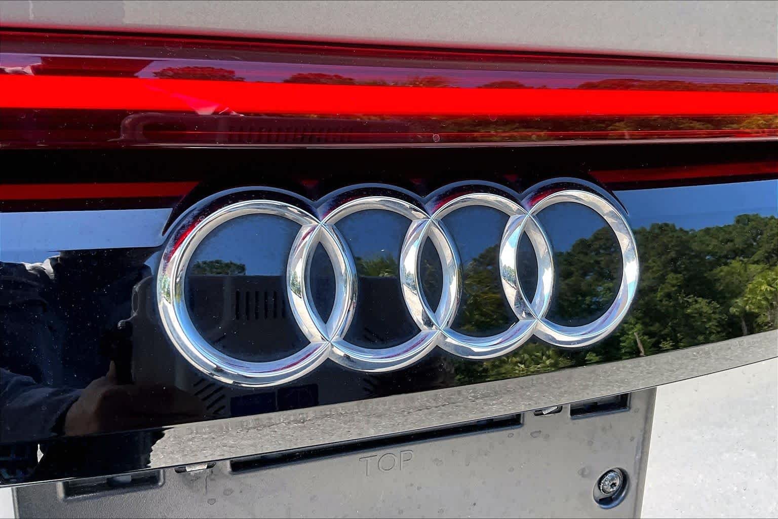 Used 2022 Florett Silver Metallic Audi Premium Plus image 31