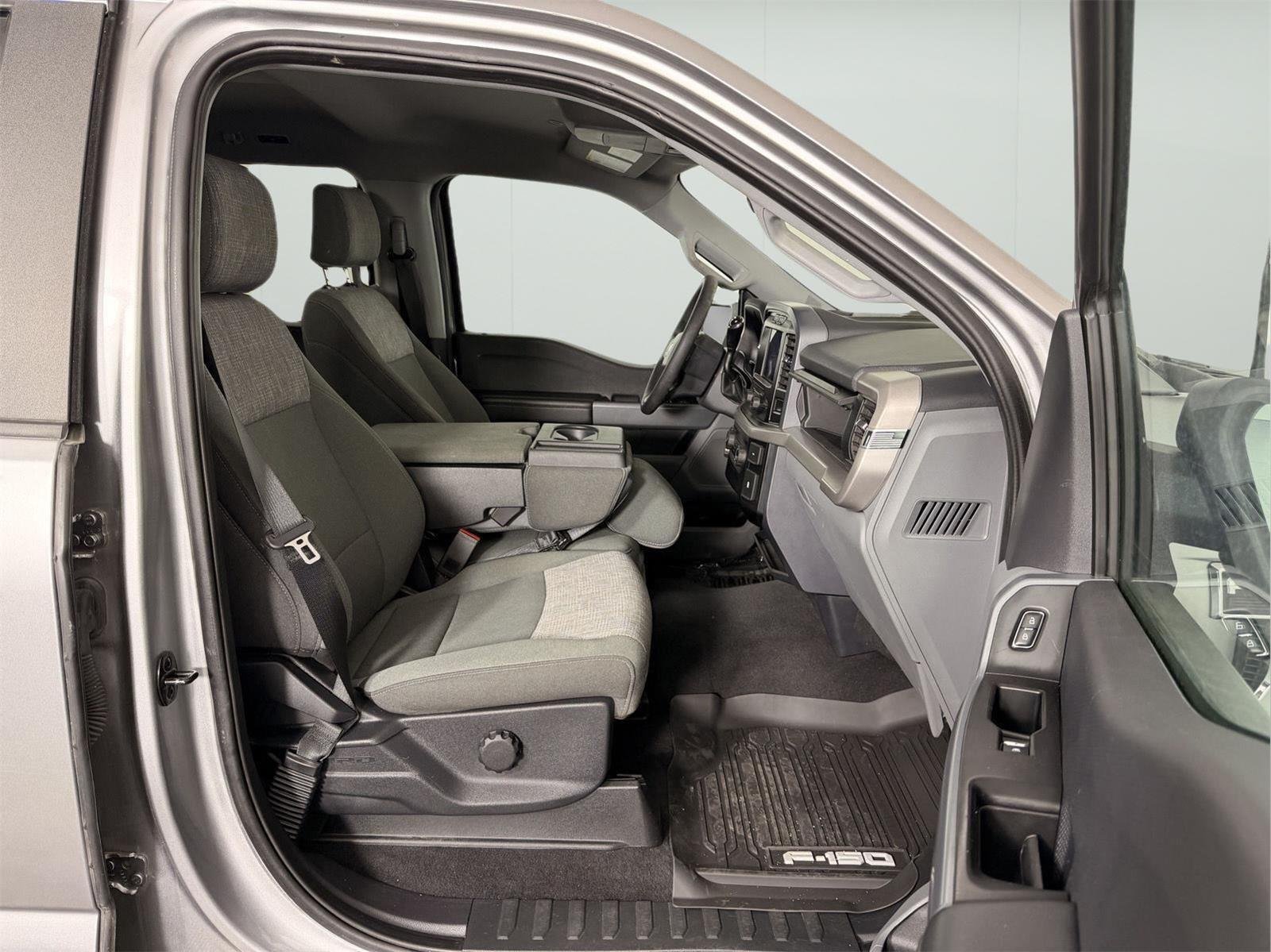 Used 2023 Iconic Silver Ford XLT image 22