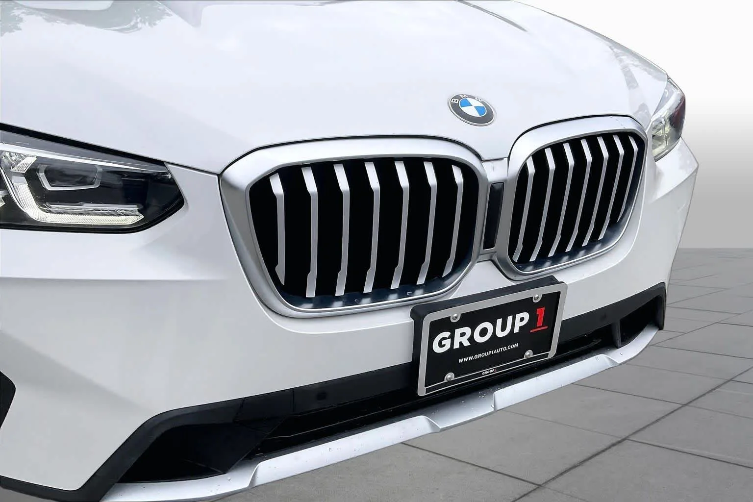 Used 2022 Mineral White Metallic BMW xDrive30i image 61
