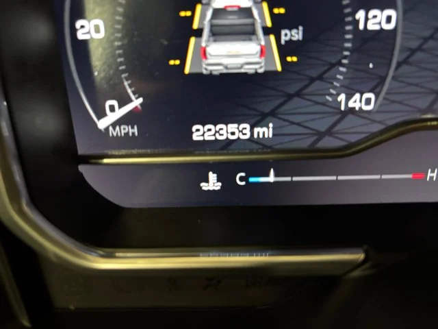 Used 2023 White GMC Denali image 18