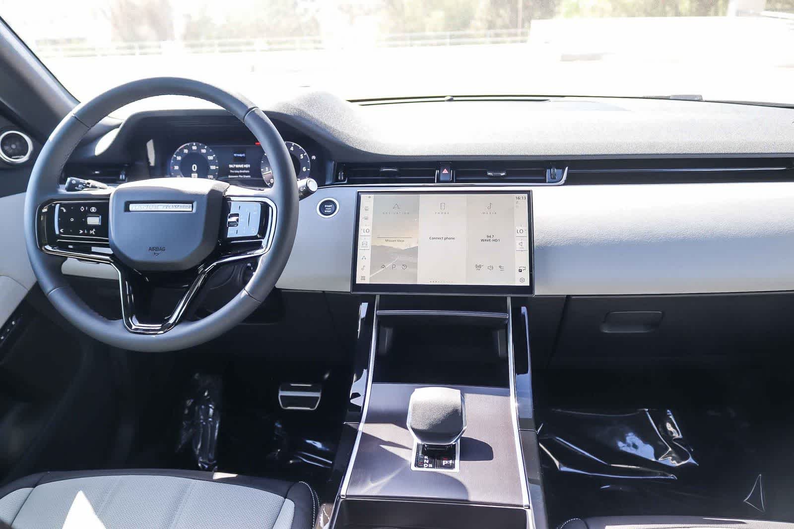 New 2026 Corinthian Bronze Land Rover Hoxton Edition image 13