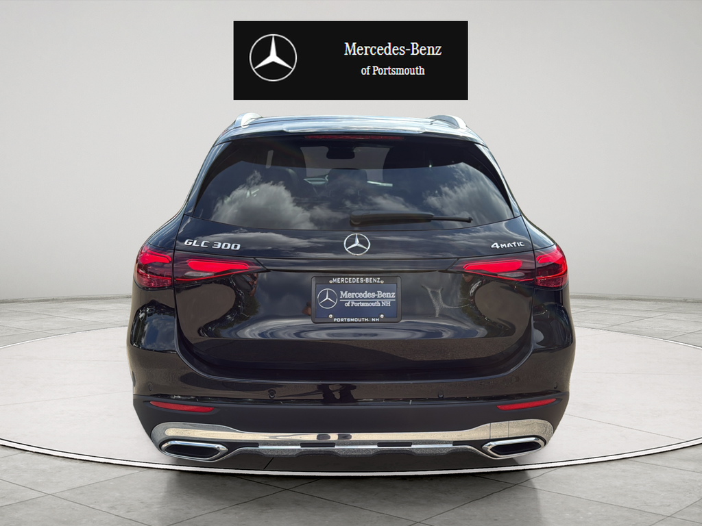 Used 2026 Black Mercedes-Benz GLC 300 image 4