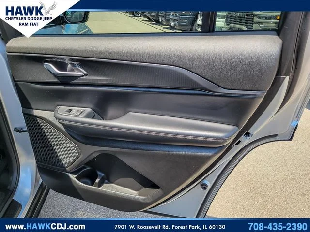 Used 2024 Silver Jeep Altitude X image 31