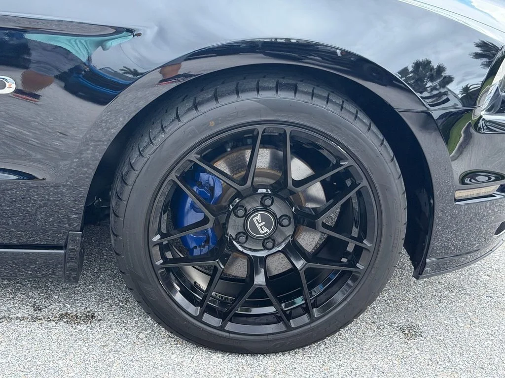 Used 2014 Black Ford GT Premium image 9