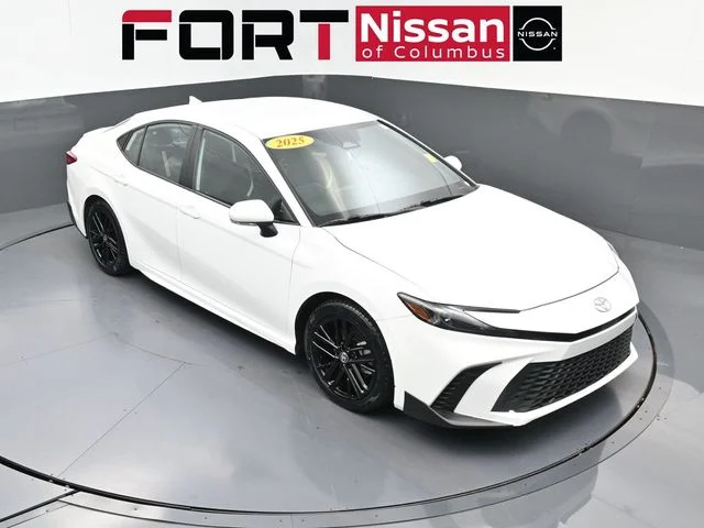 Used 2025  Toyota SE image 40