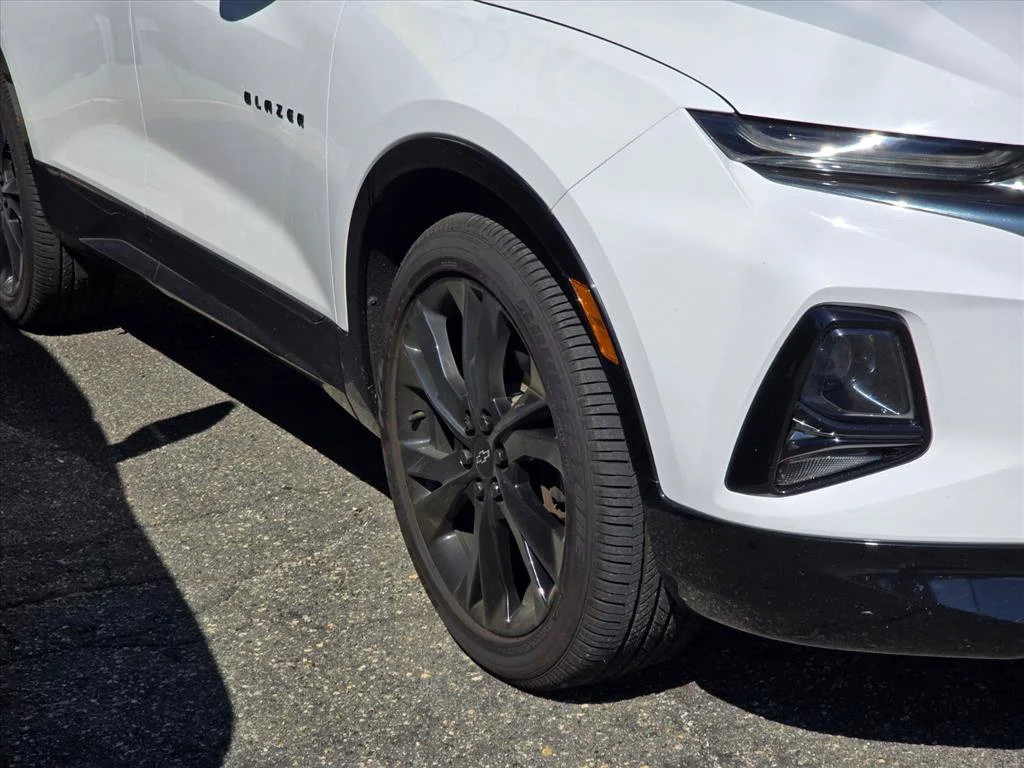 Used 2019 White Chevrolet RS image 17