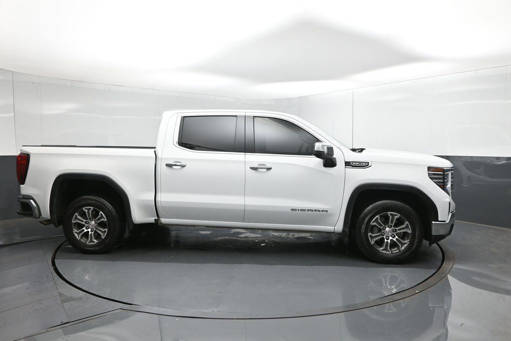 Used 2025 White GMC SLT image 11