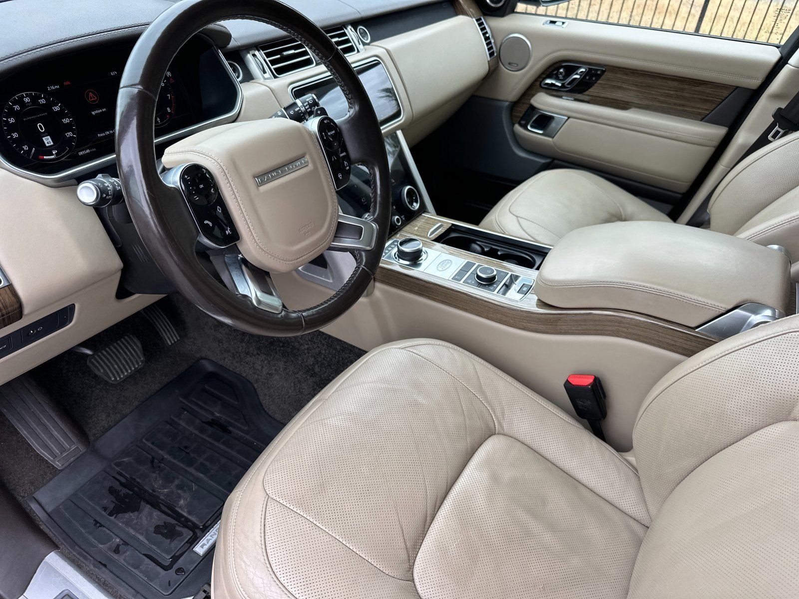 Used 2018  Land Rover 5.0L V8 Supercharged image 9