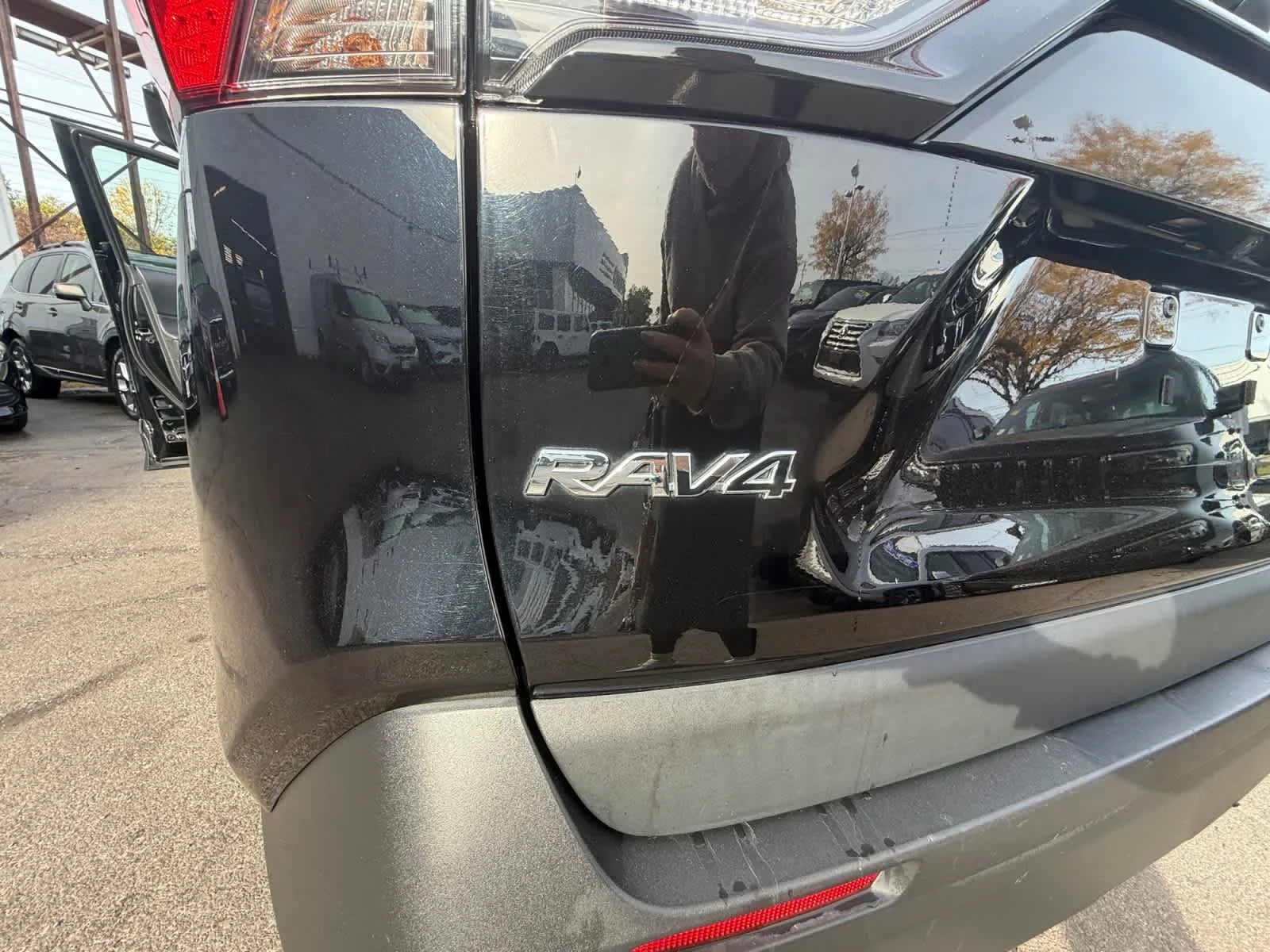 Used 2021 Midnight Black Metallic Toyota LE image 28