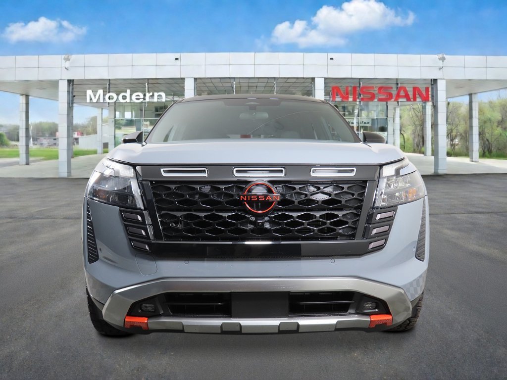 New 2026 Boulder Gray Pearl / Super Black Two-tone Nissan Rock Creek® image 8