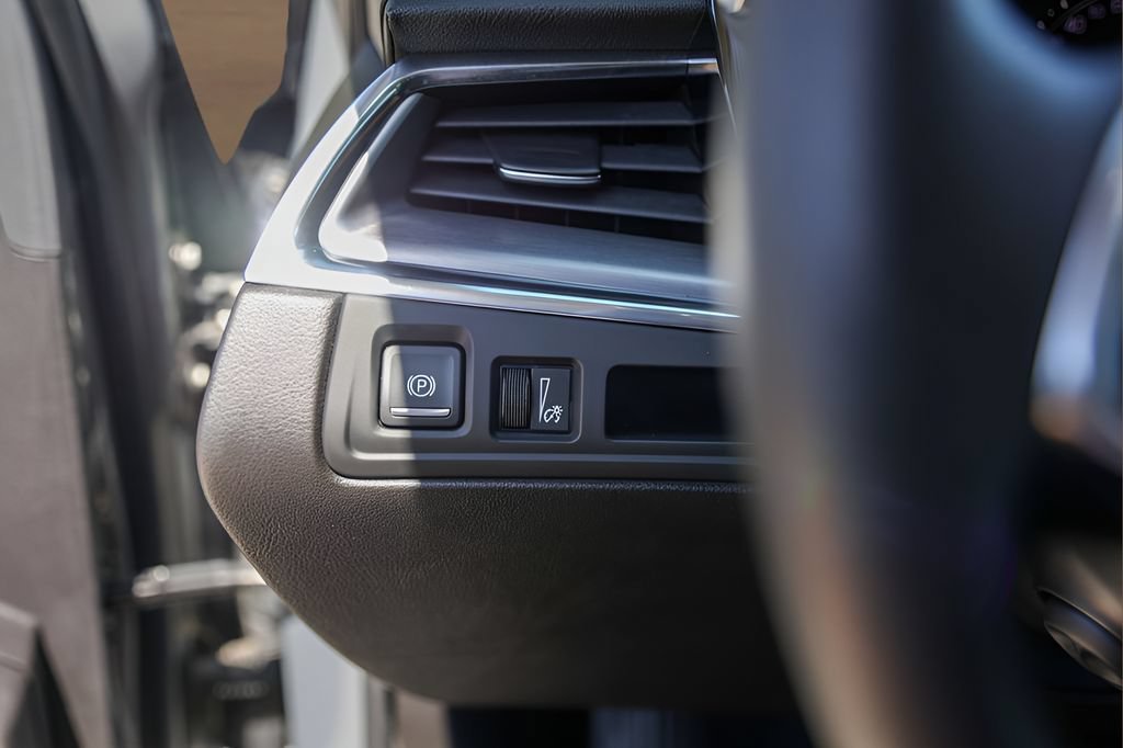 Used 2019 BRONZE DUNE METALLIC Cadillac Luxury FWD image 12