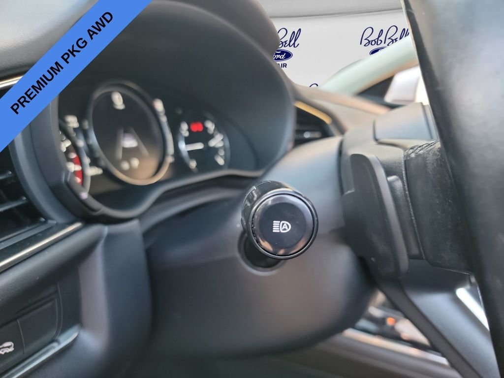 Used 2021 Snowflake White Pearl Mazda Premium image 20