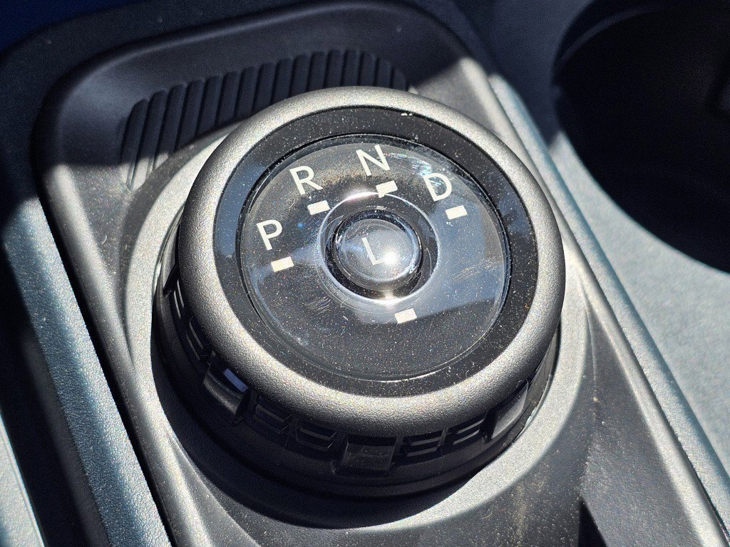New 2025 Oxford White Ford XLT image 33