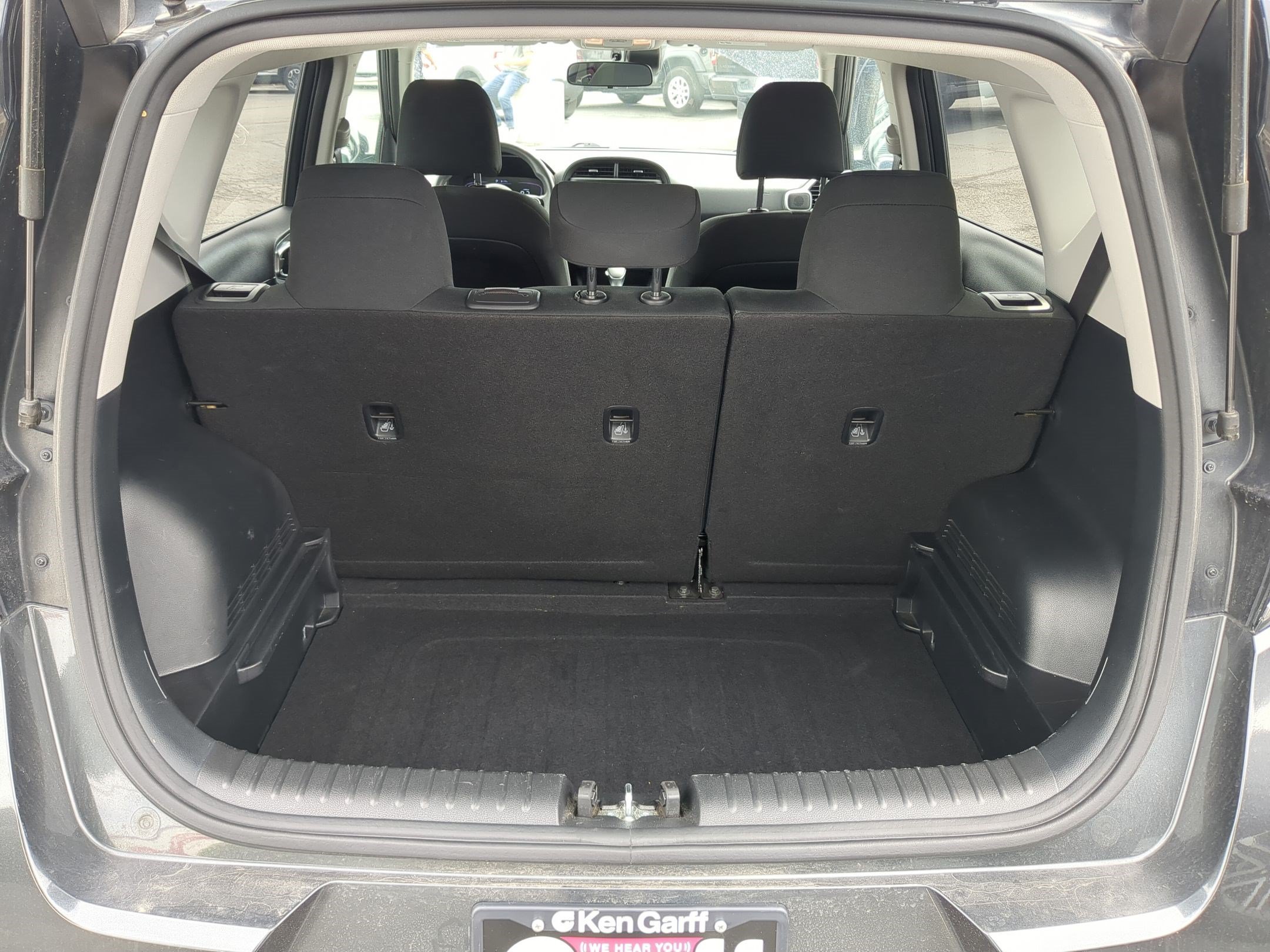 Used 2023 Gravity Gray Kia LX image 27