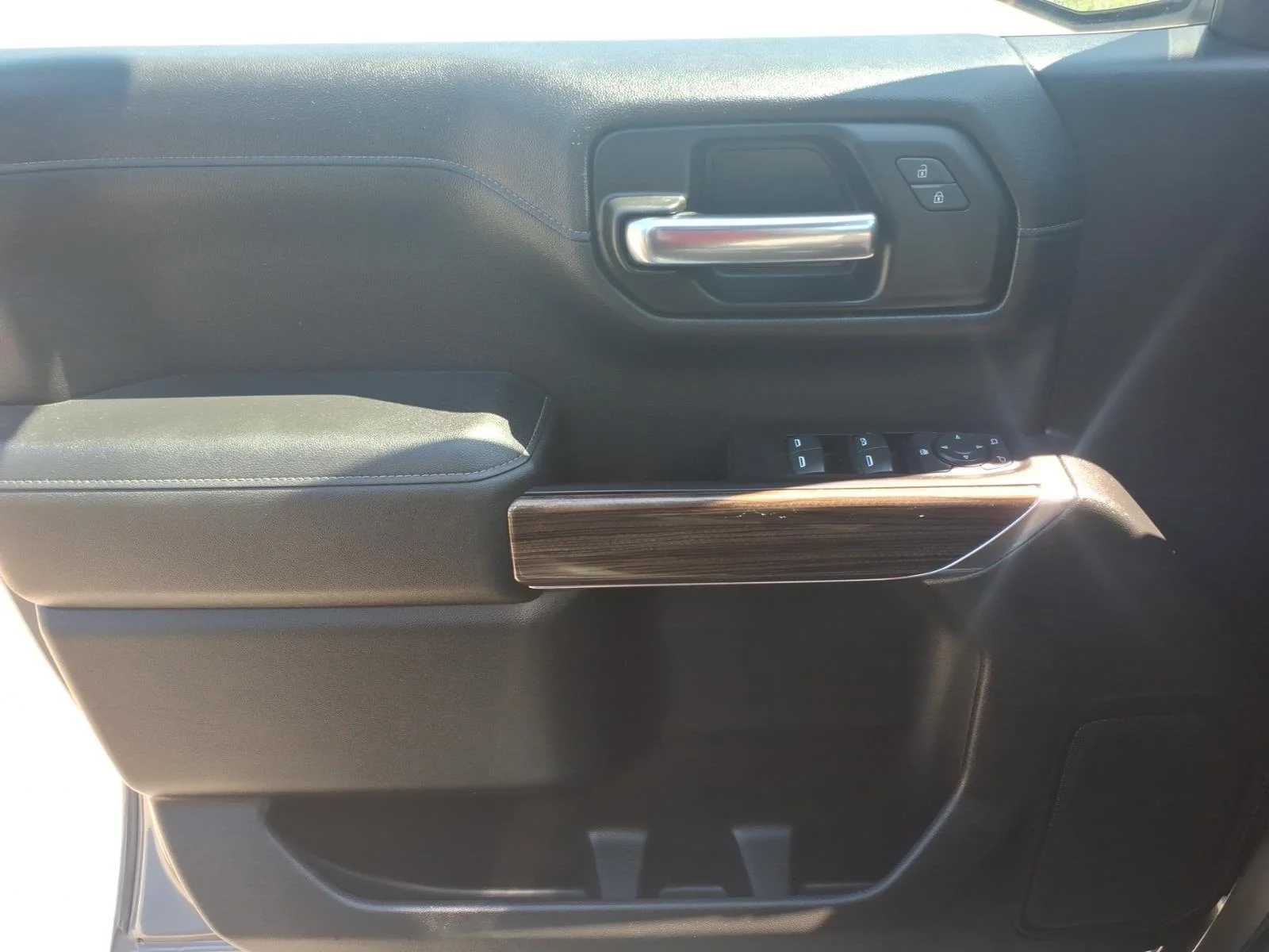 Used 2019 Steel Metallic Chevrolet LT image 24