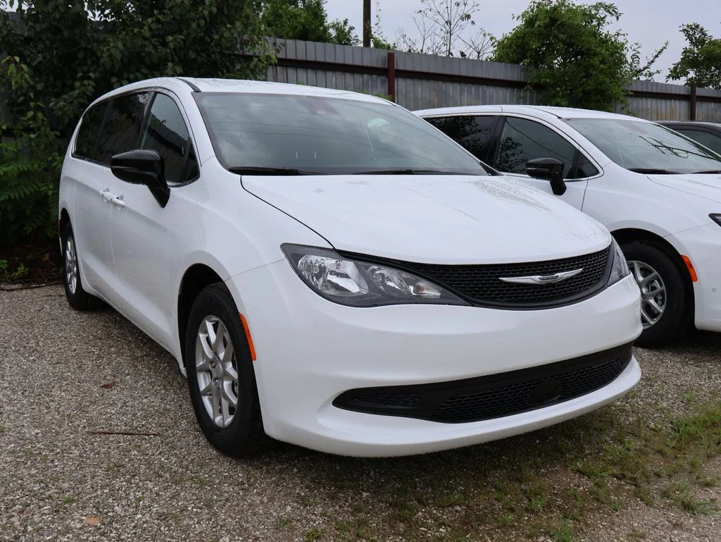 New 2027 Bright White Clear-Coat Exterior Paint Chrysler LX image 20
