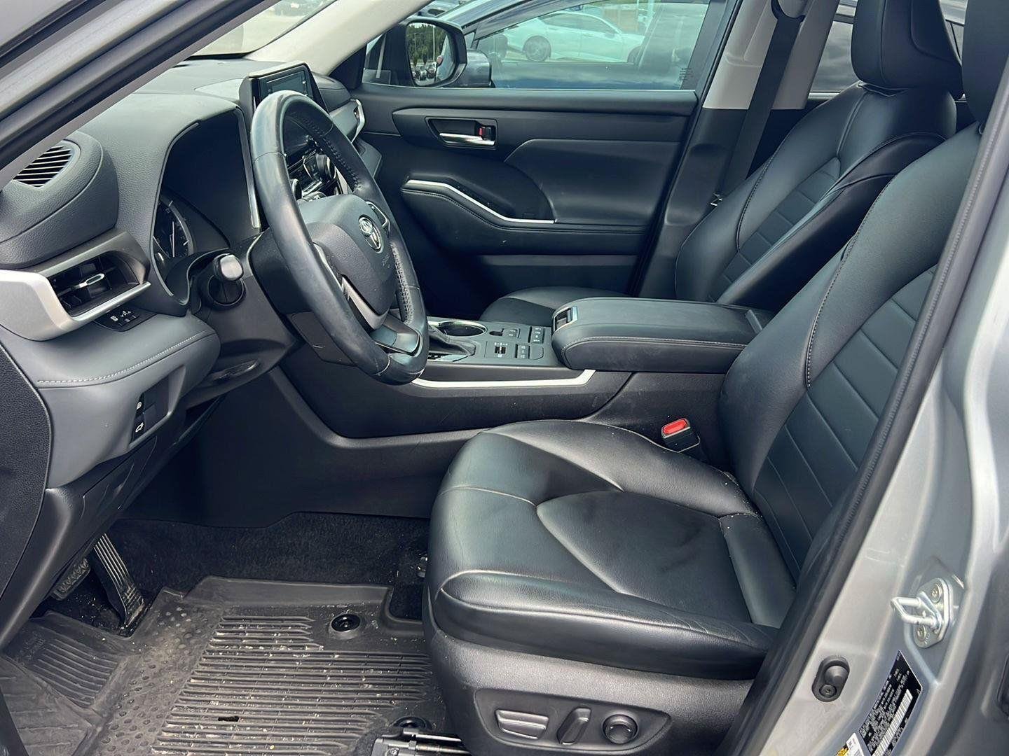 Used 2022 Celestial Silver Metallic Toyota XLE image 9