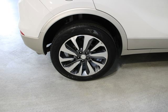 Used 2022 White Frost Tricoat Buick Preferred image 33