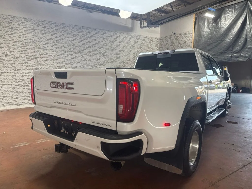 Used 2020 White Frost Tricoat GMC Denali image 7