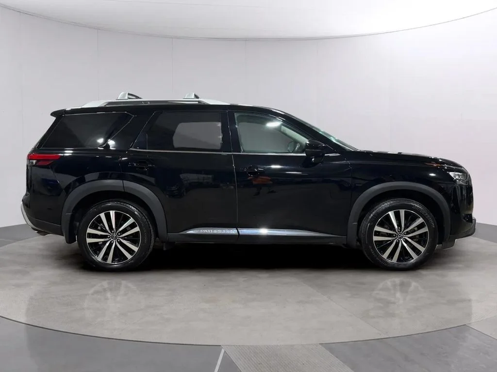 Used 2025 Black Nissan Platinum image 2