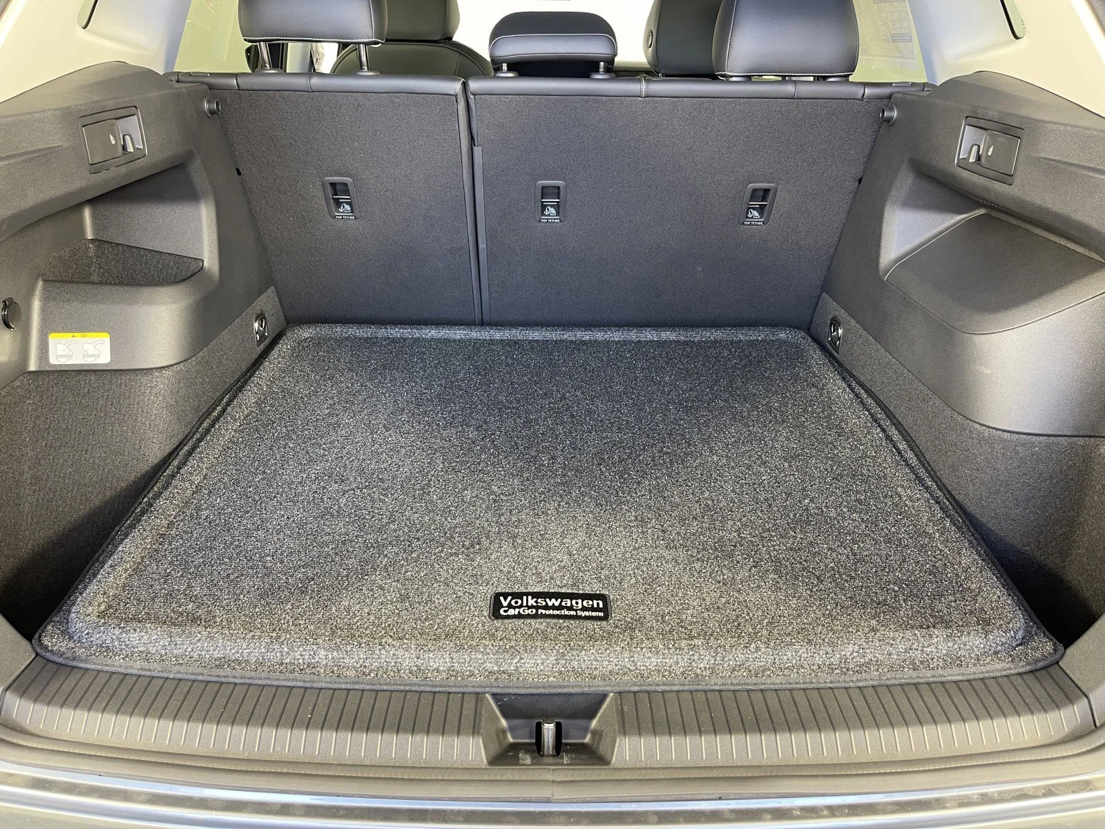 2025 Volkswagen Tiguan SE - Photo 35