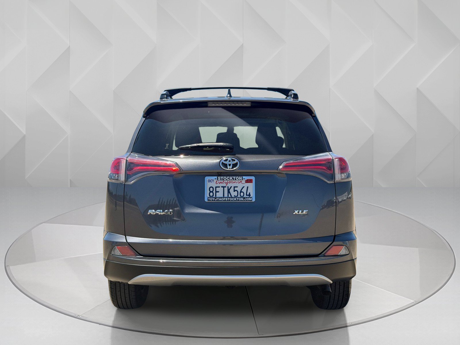 Certified Used 2018 Magnetic Gray Metallic Toyota XLE image 4