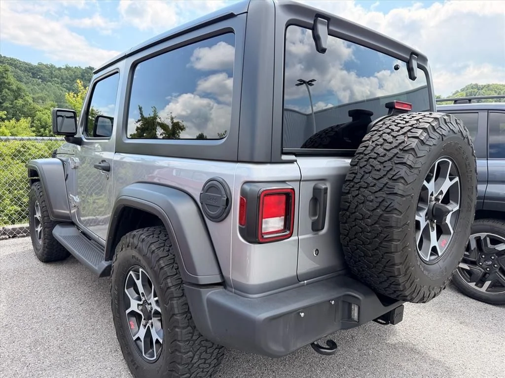 Used 2019 Silver Jeep Sport S image 13