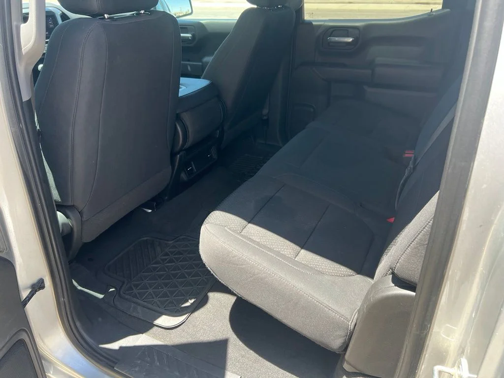 Used 2022 Silver Chevrolet Custom image 20