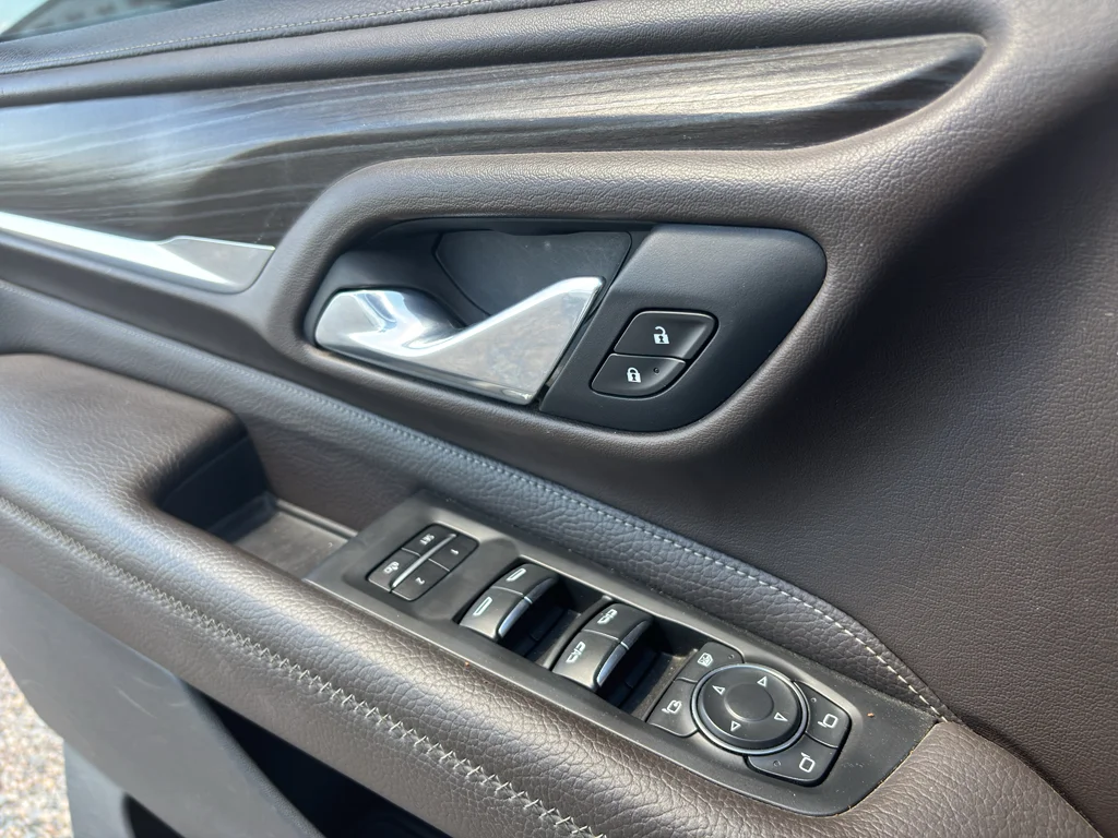 Used 2021 White GMC Denali image 18