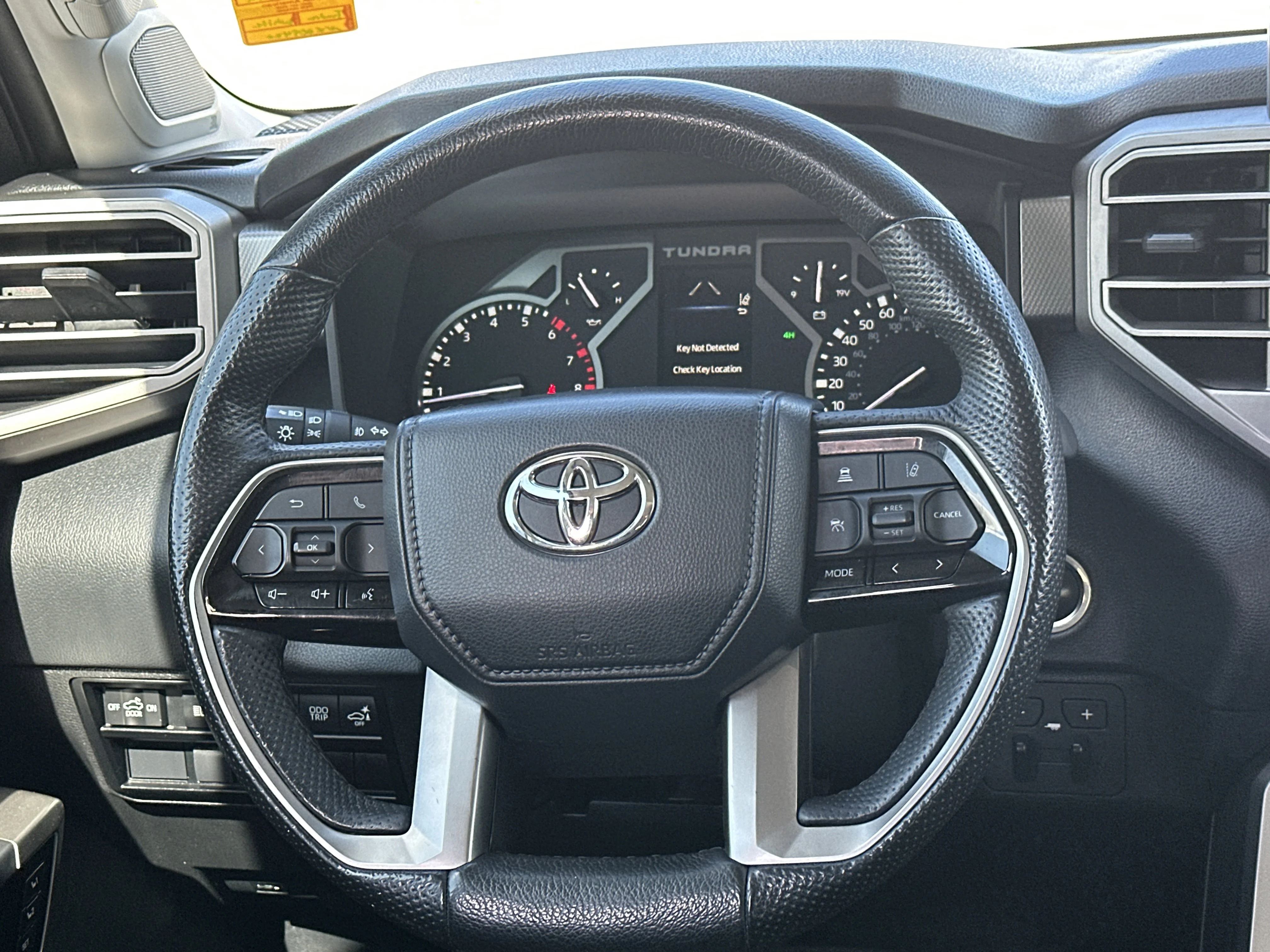 2022 Toyota Tundra Limited - Photo 24