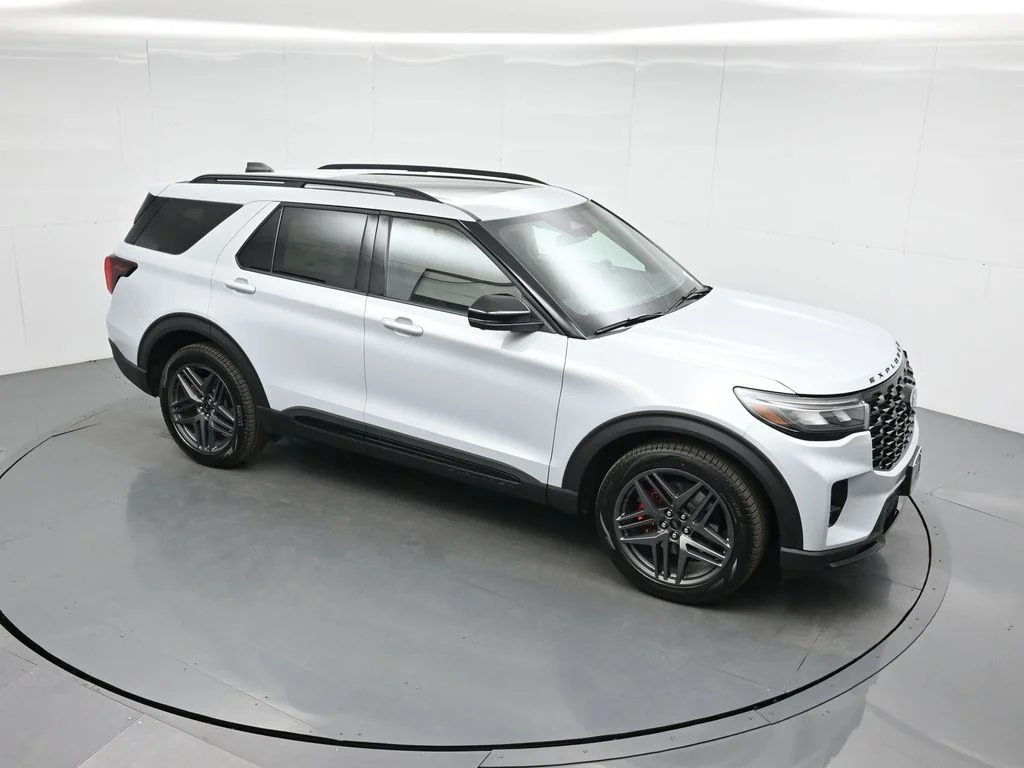 New 2026 Space White Metallic Ford ST image 37