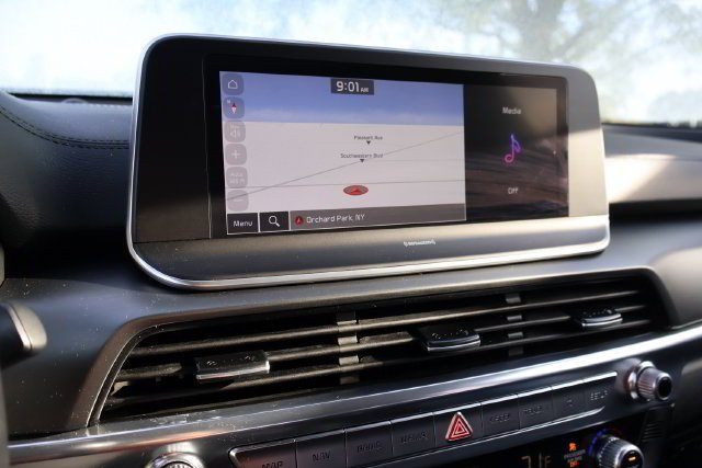 Used 2022 White Kia S image 22