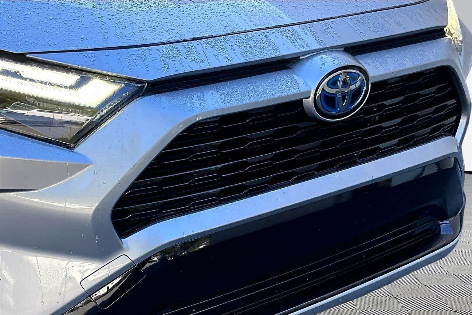 Used 2023 Silver Sky Metallic/Midnight Black Metallic Toyota Hybrid XSE image 30
