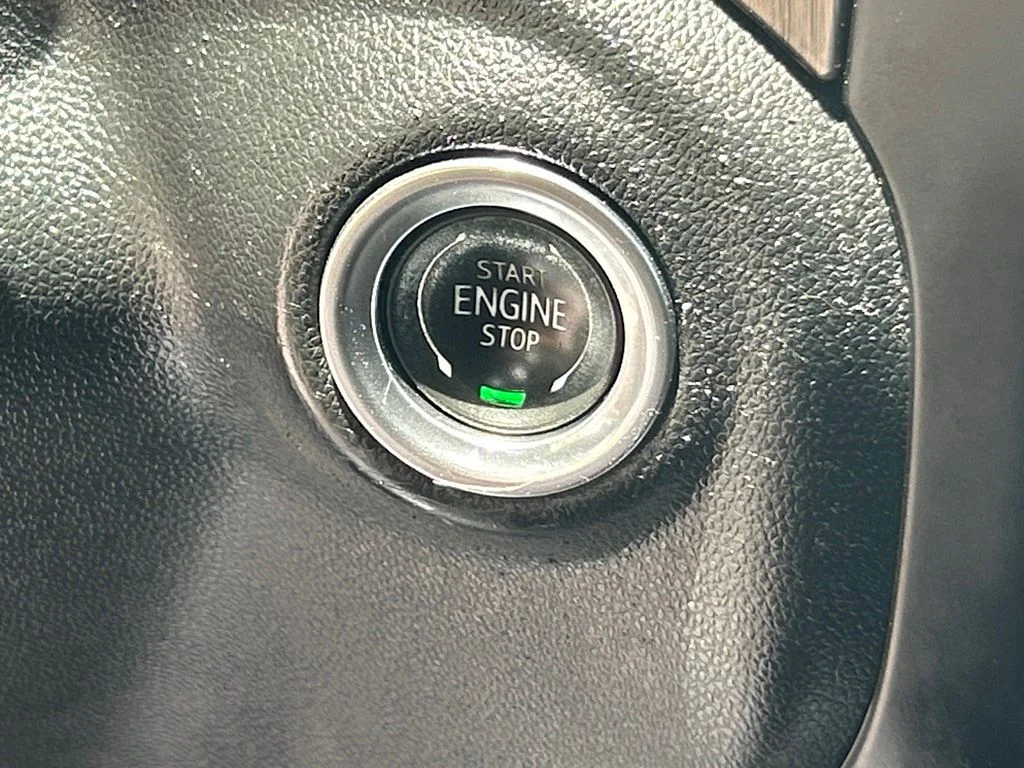 Used 2020 Dark Sky Metallic GMC Denali image 43