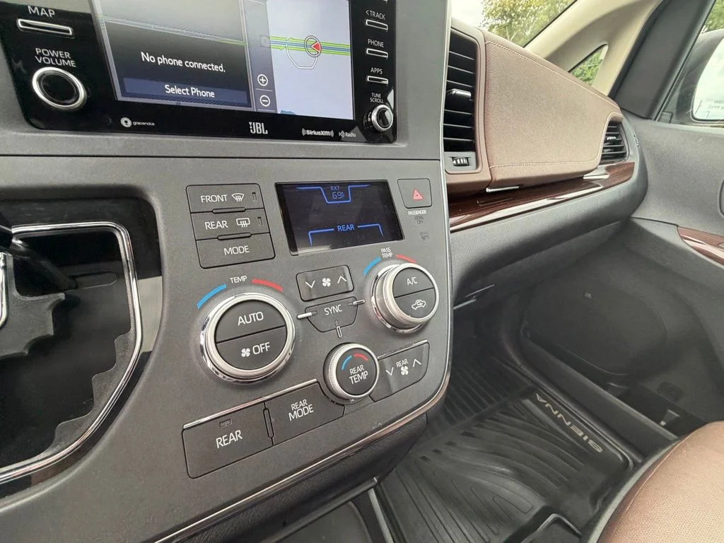 Used 2019 White Toyota Limited Premium image 23