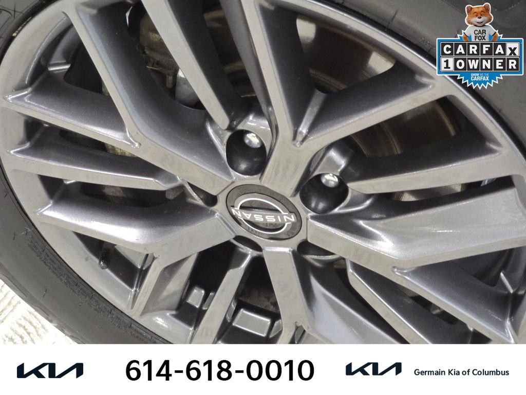 Used 2023 Gray Nissan S image 13