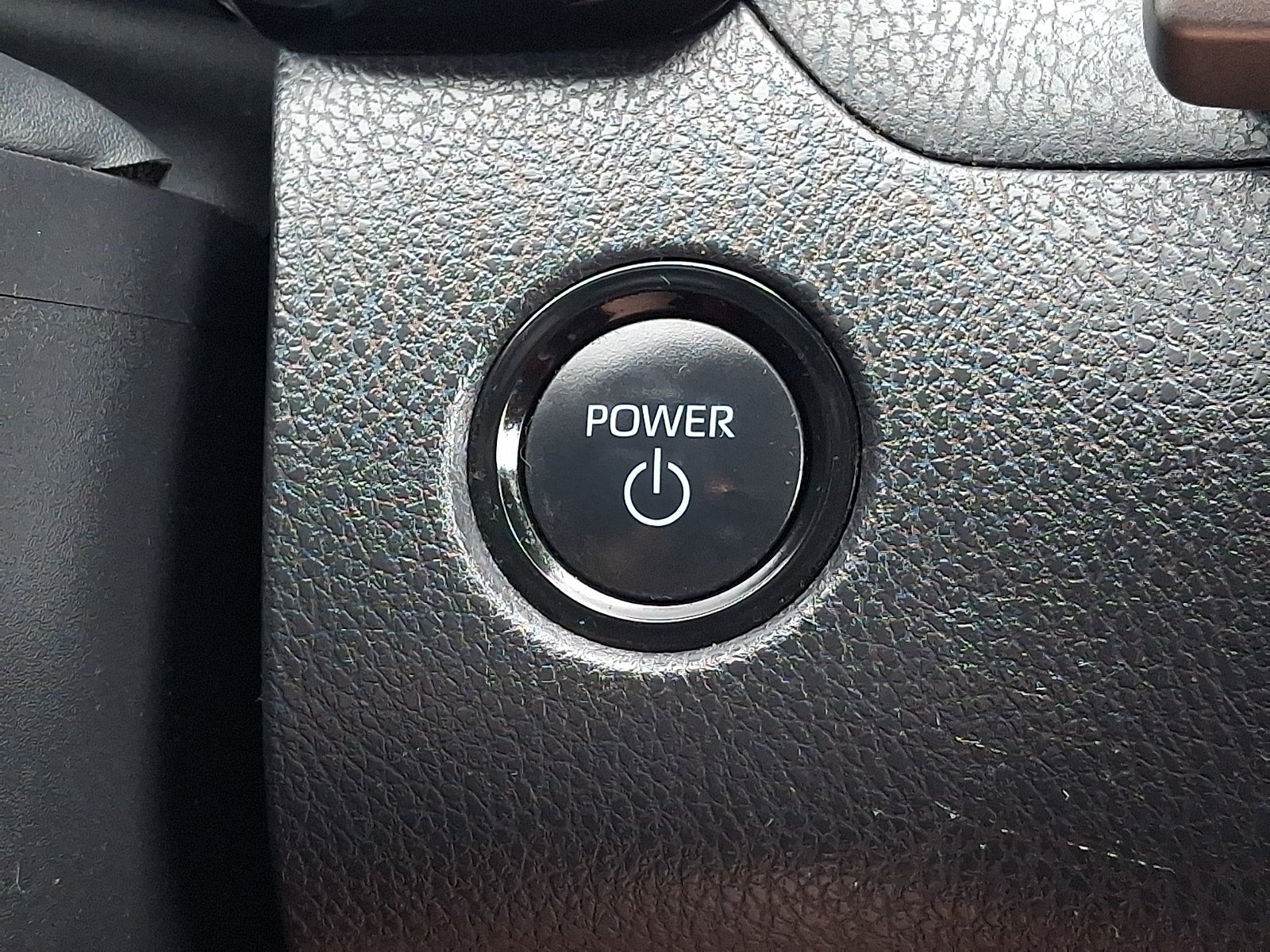 Used 2025 Ice Cap Toyota LE image 21