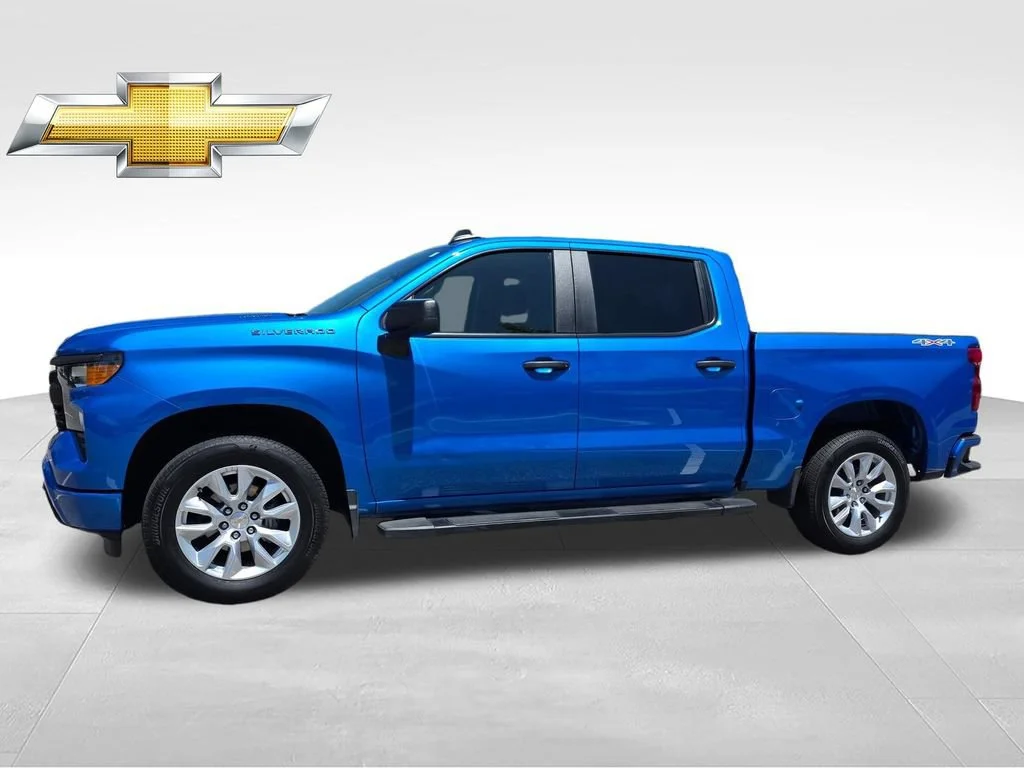Used 2025 Riptide Blue Metallic Chevrolet Custom image 3