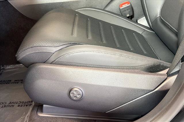 New 2026 Graphite Grey Metallic Mercedes-Benz GLC 300 image 47