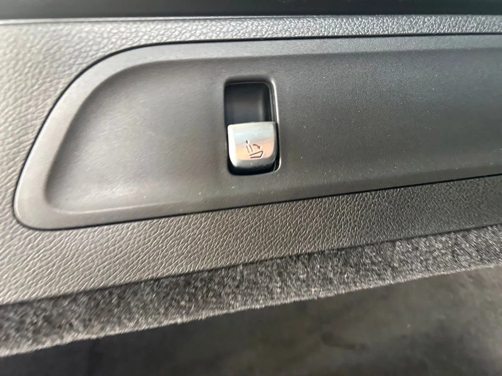 Used 2018 Black Mercedes-Benz GLC 300 image 35