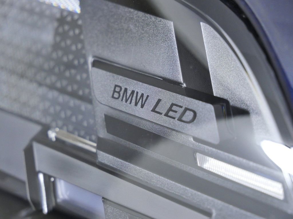 New 2026 Carbon Black Metallic BMW xDrive50e image 4