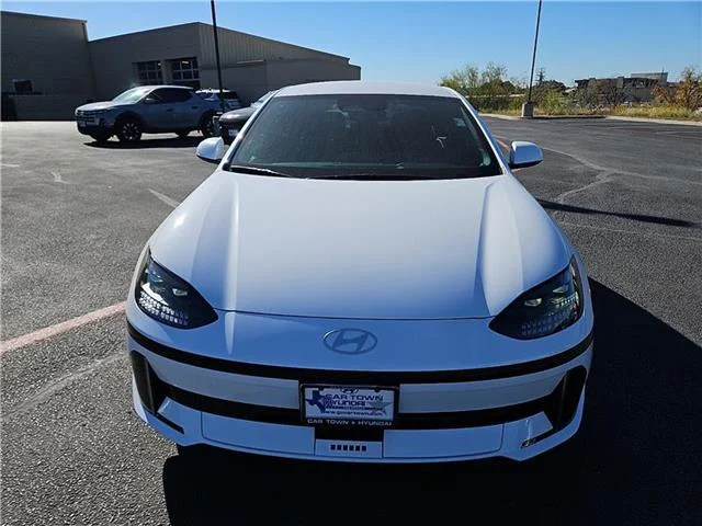 New 2025 Serenity White Hyundai SE image 8