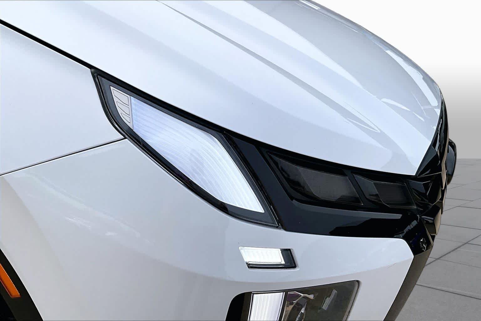 Used 2025 Hyper White Hyundai SEL image 25