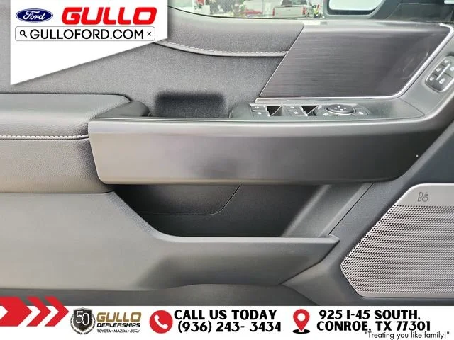 Used 2025 Gray Metallic Ford Lariat image 18