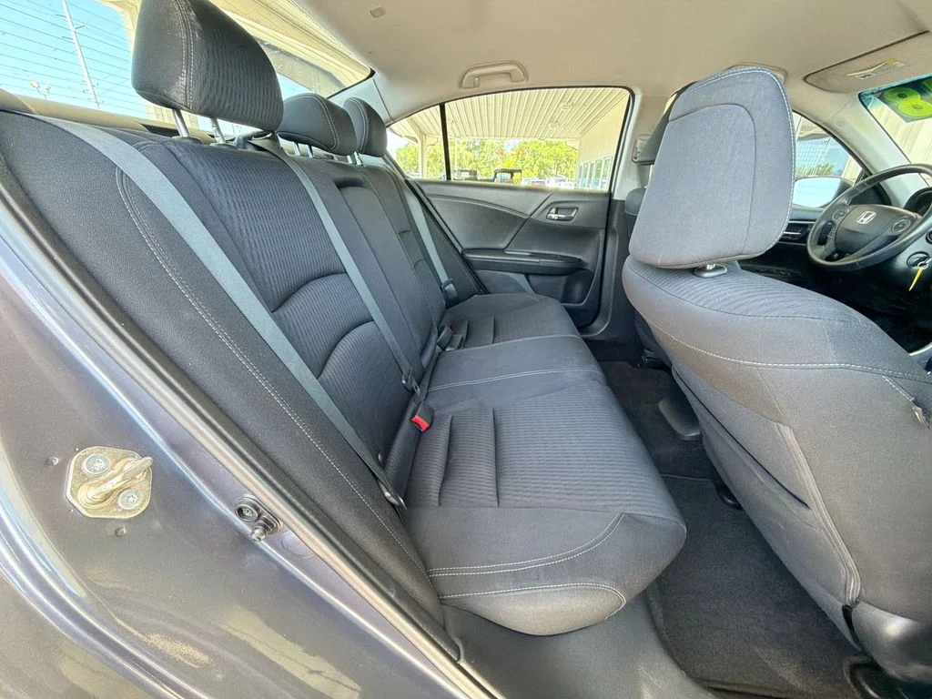 Used 2015  Honda Sport image 12