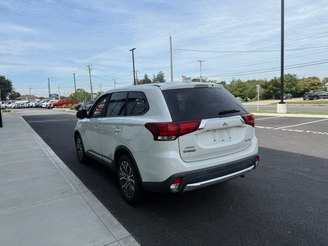 Used 2017 White Mitsubishi SEL image 5