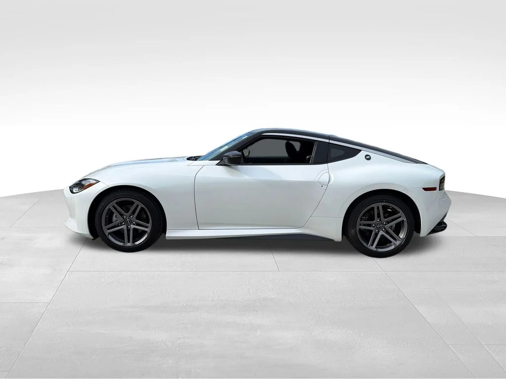 Used 2024 White Nissan Sport image 4