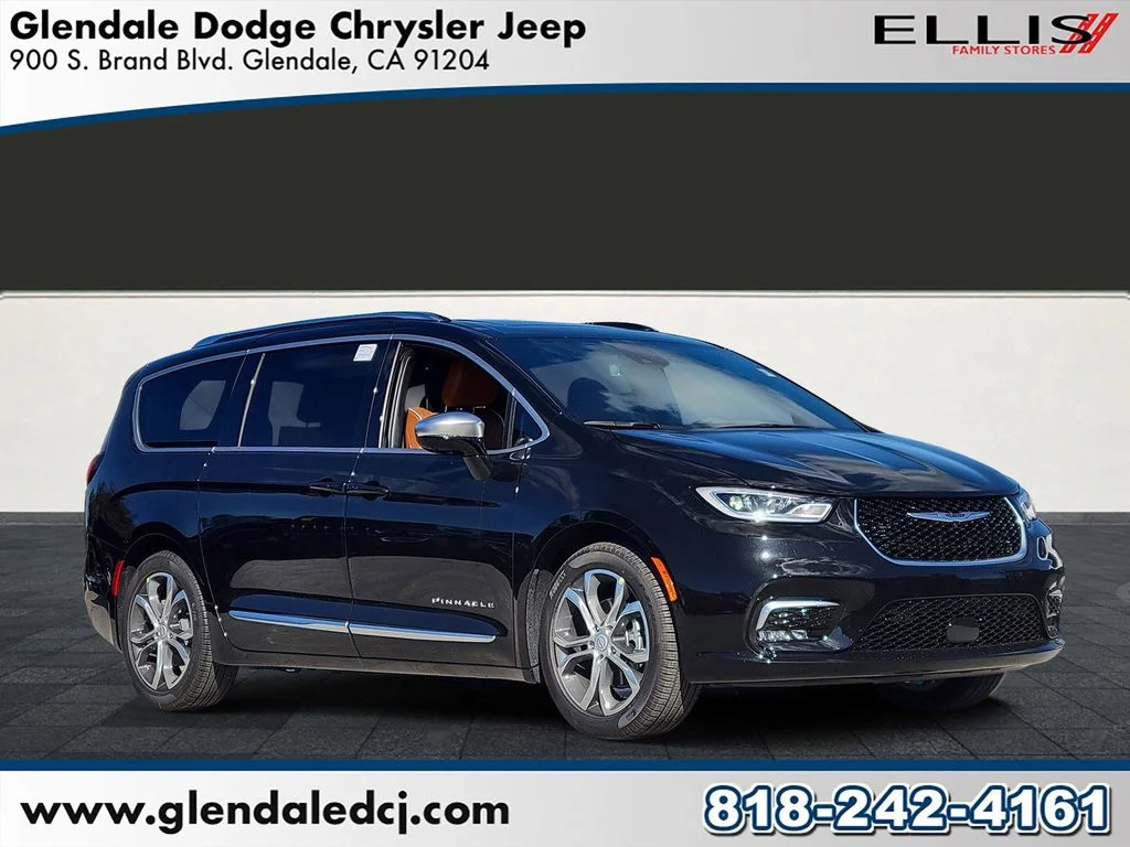 2026 Chrysler Pacifica Pinnacle's photo