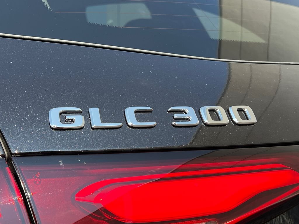 New 2026 Obsidian Black Metallic Mercedes-Benz GLC 300 image 28