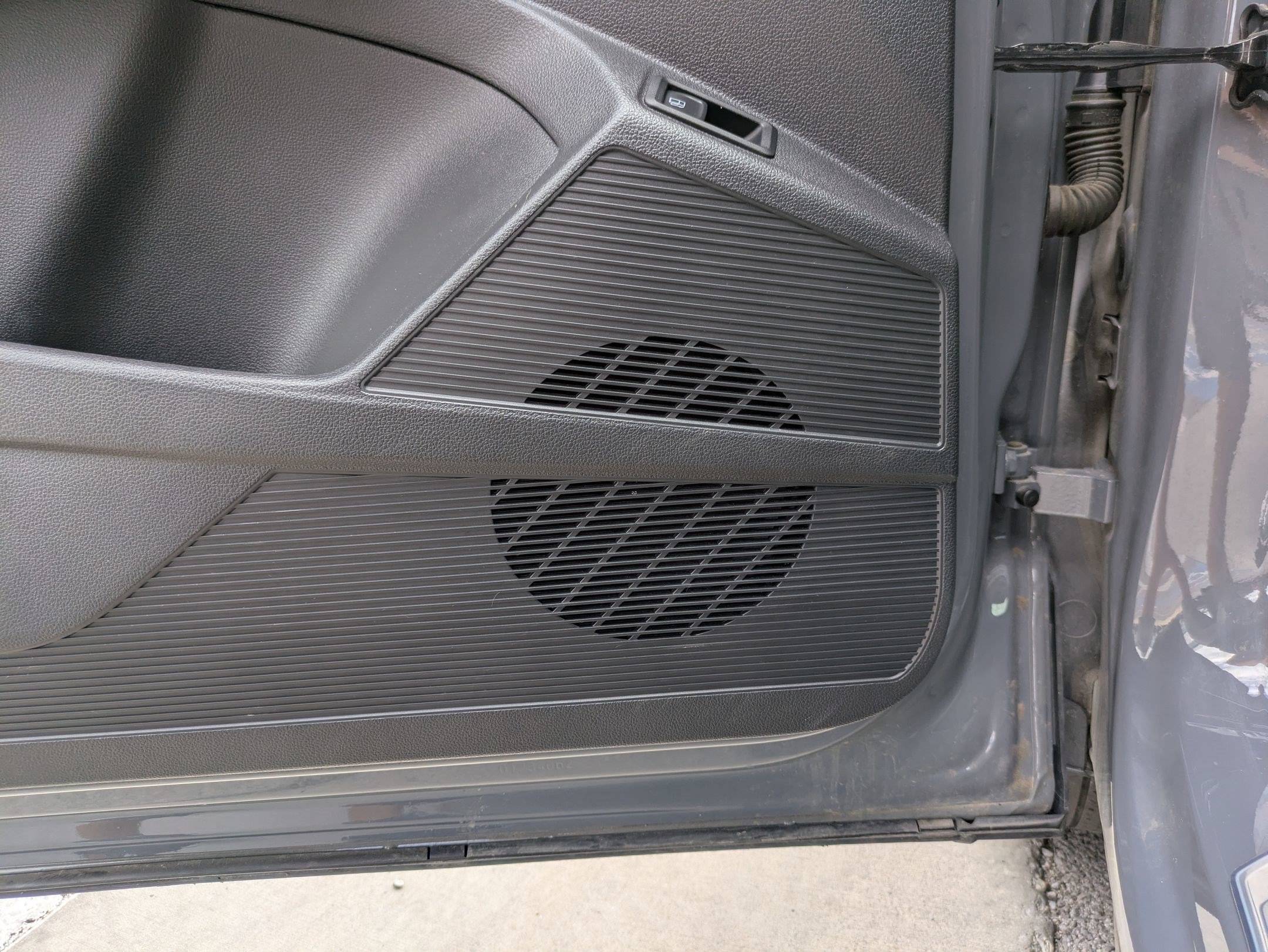 Certified Used 2024 Platinum Gray Metallic Volkswagen SE image 14